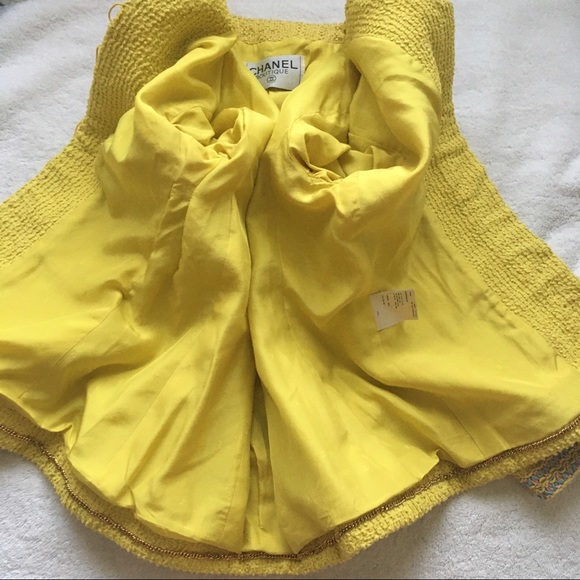 Sold! Vintage Chanel 1994 yellow scoubidou trim jacket and skirt suit - Picture 11 of 17